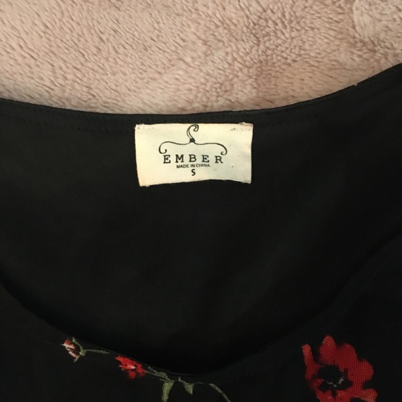 Gorgeous floral blouse - Picture 7 of 7